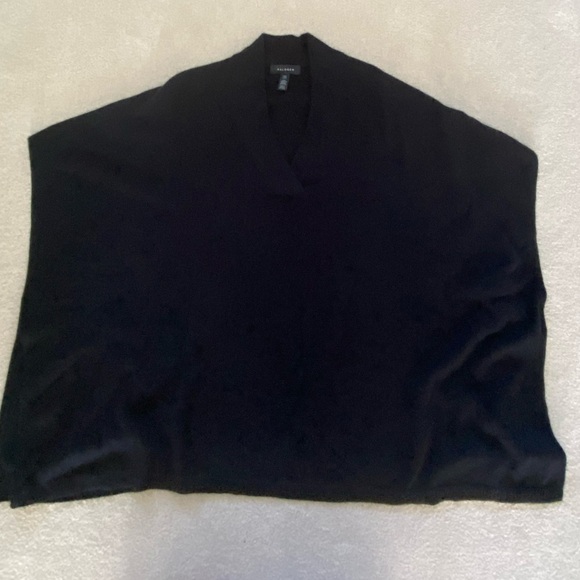 Halogen 100% Cashmere V neck black poncho , one size fits all from Nords… - Picture 4 of 4